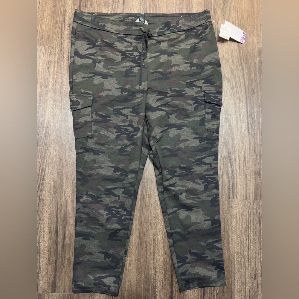 3X camo joggers